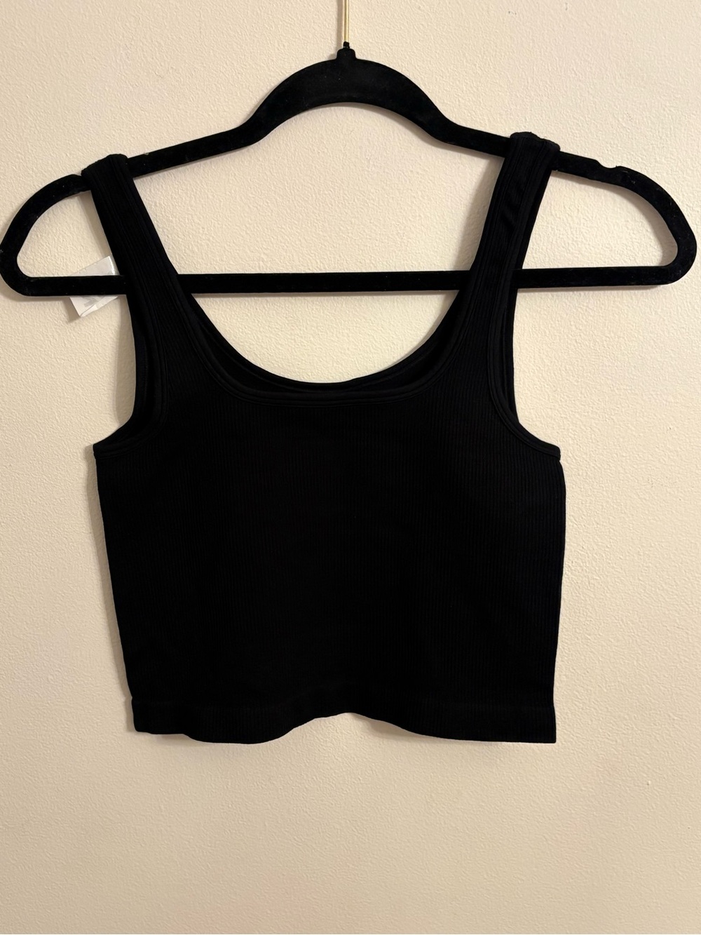 OQQ Black Ribbed Crop Tank Top large brand new great quality!!